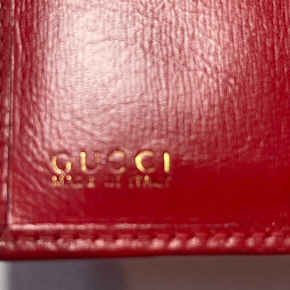 GUCCI Vintage Red Patent Leather Compact Wallet w/ Horseshoe Clasp - Preowned - Picture 8 of 14